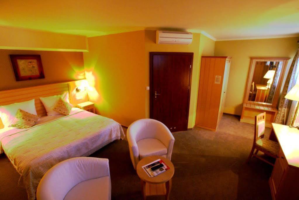Eco Active Resort Pieniny チョルシュティン エクステリア 写真
